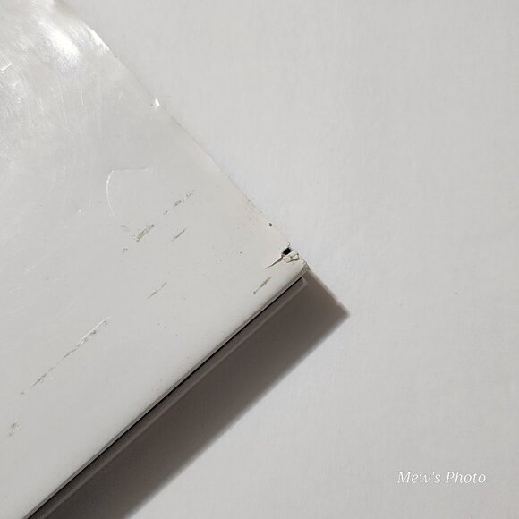 Black & White Cats Hardcover – January 1, 1992 - Picture 3 of 9